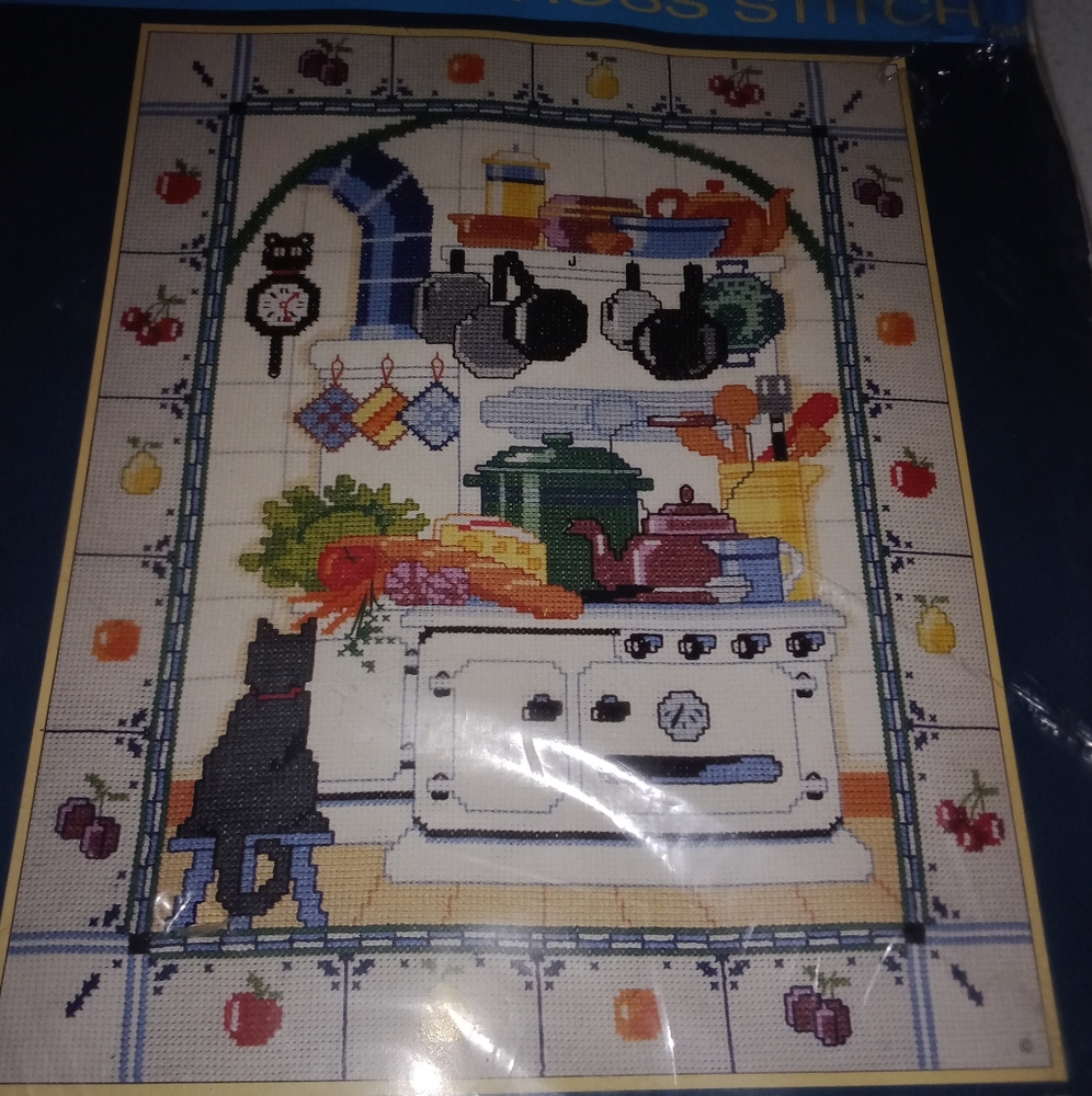 New Old Stock 1986 Sunset Cross Stitch Cat In Kitchen Wood Stove Kitty Clock